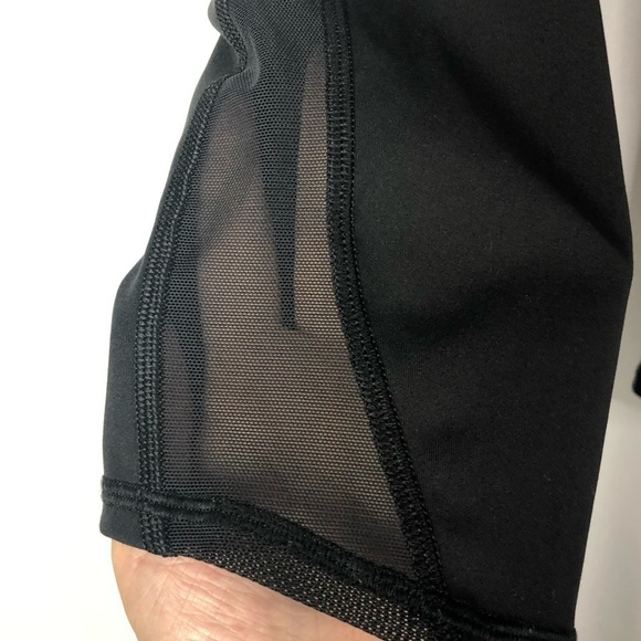 Lululemon Train Times Crop 17" Black Athletic Crop Pants 8 - Picture 5 of 6